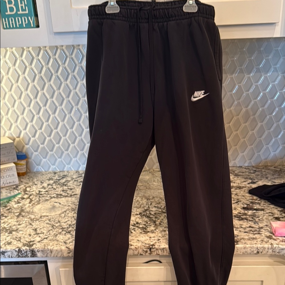 Nike Black Sweatpants Classic Athletic Design